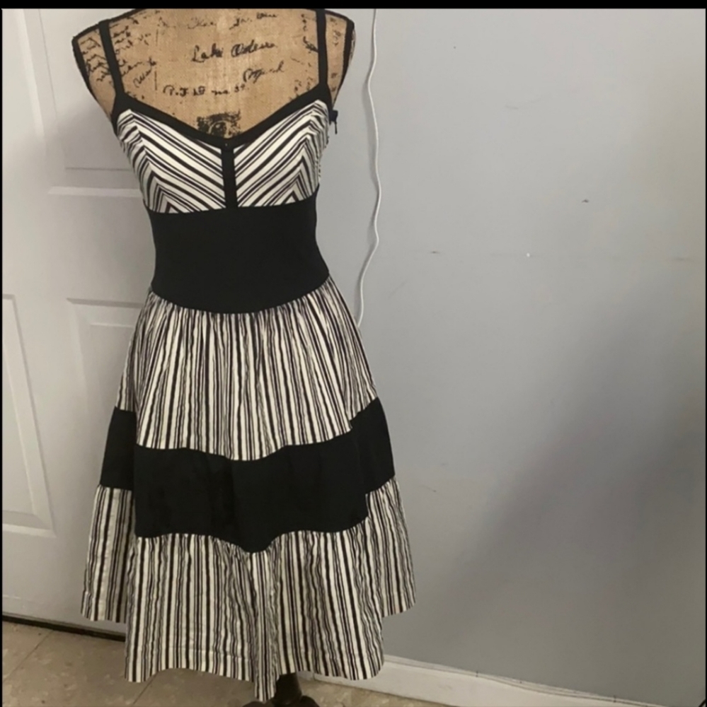 MOVING! ALL MUST GO! Anthropologie maple black and white dress size 4